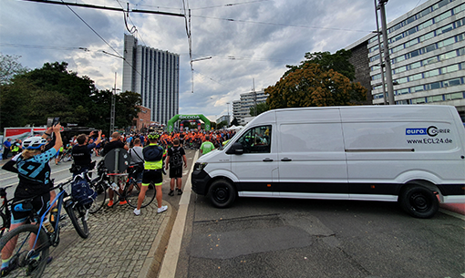 Im Auftrag der Stadt Chemnitz übernimmt euro.COURIER die Absperrung der Straßen für die Friedensfahrt 2022.